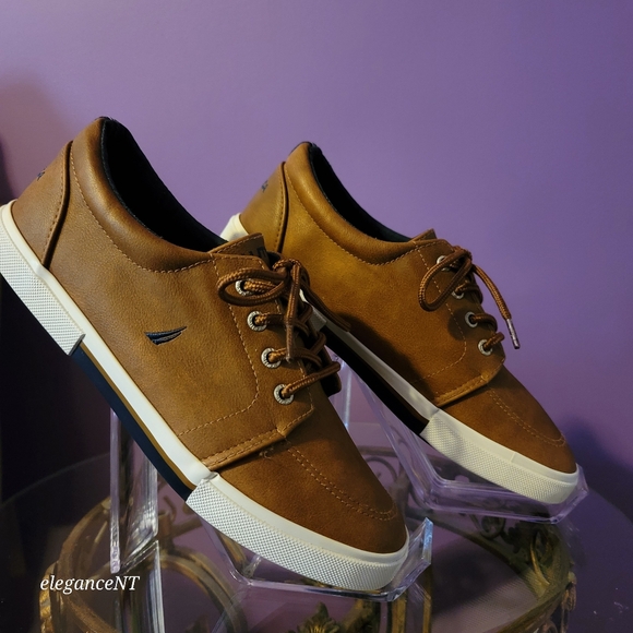 Nautica Youth  2 Pair Big Boys Tan Shoe Bundle  Sz: 5 - Picture 13 of 16